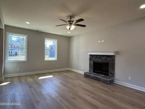 Living - 446 Gray Wolf Dr, Macon, GA 31216 photo 2 of 4