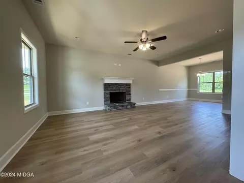 Living - 446 Gray Wolf Dr, Macon, GA 31216 photo 4 of 4