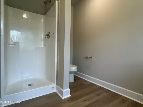 Bath - 446 Gray Wolf Dr, Macon, GA 31216 photo 2 of 6