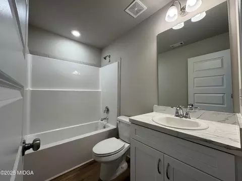 Bath - 446 Gray Wolf Dr, Macon, GA 31216 photo 6 of 6