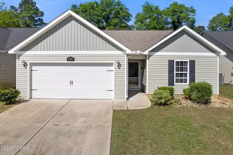 220 Allentown Ln, Macon, GA 31216