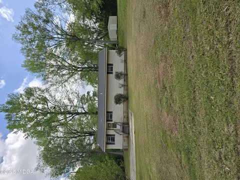 232 North St, Gray, GA 31032
