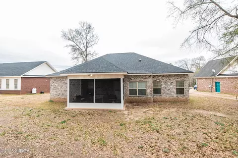 Exterior - 206 Hill Ln, Perry, GA 31069 photo 4 of 5