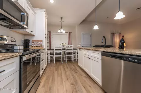 Kitchen - 206 Hill Ln, Perry, GA 31069 photo 4 of 4