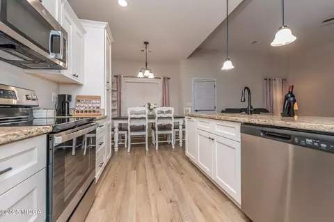 Kitchen - 206 Hill Ln, Perry, GA 31069 photo 3 of 4