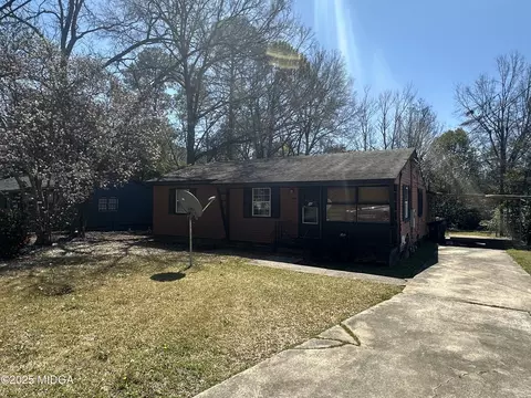 607 Courtland Ave, Fort Valley, GA 31030