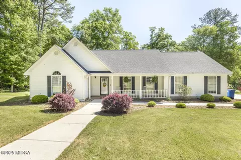 121 Deer Ridge Dr, Lizella, GA 31052