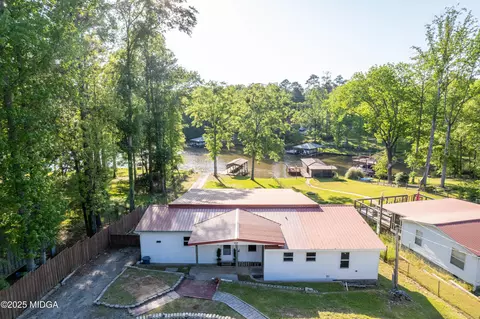 154 Possum Point Dr, Eatonton, GA 31024