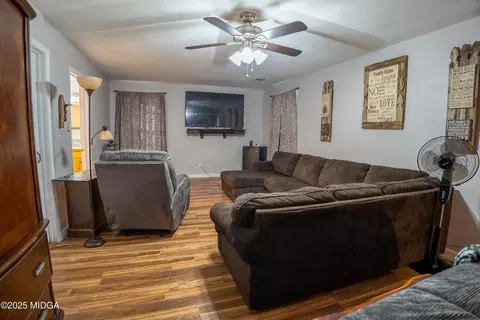Living - 409 Sgoda Rd, Macon, GA 31217 photo 1 of 1