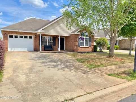 113 Monticello Dr, Byron, GA 31008