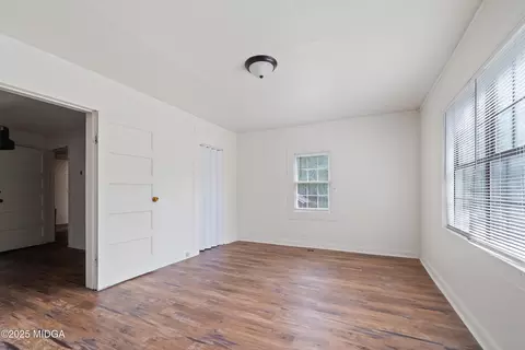 Living - 1512 Ga Highway 22 E, Haddock, GA 31033 photo 6 of 6