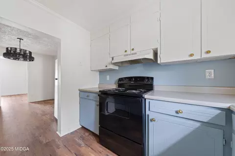 Kitchen - 1512 Ga Highway 22 E, Haddock, GA 31033 photo 3 of 3