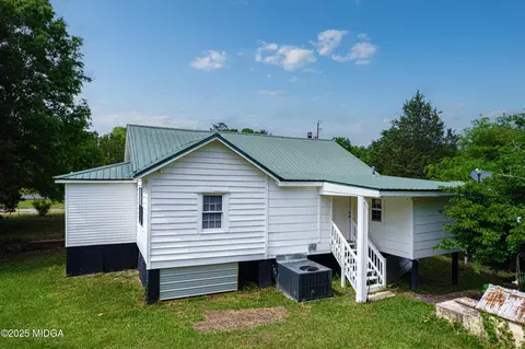 Exterior - 1512 Ga Highway 22 E, Haddock, GA 31033 photo 1 of 5