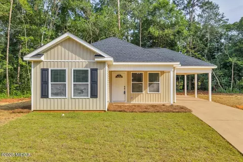 325 Peach Cir, Fort Valley, GA 31030