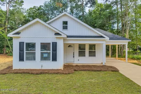 327 Peach Cir, Fort Valley, GA 31030