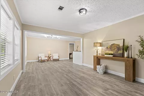 Living - 1305 Davis Ave, Perry, GA 31069 photo 1 of 4