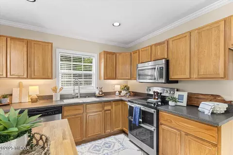 Kitchen - 1305 Davis Ave, Perry, GA 31069 photo 2 of 3