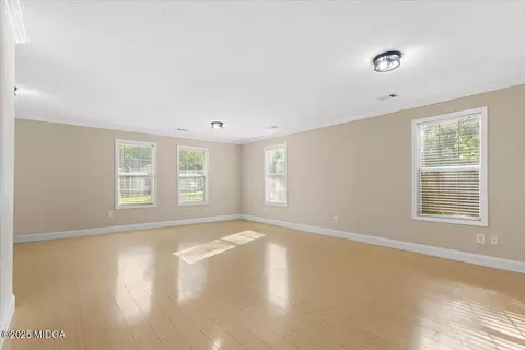 Living - 1305 Davis Ave, Perry, GA 31069 photo 4 of 4