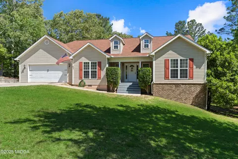 206 Twin Lakes Ct, Byron, GA 31008