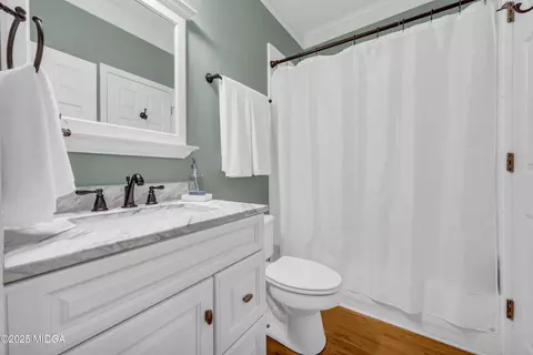 Bath - 770 River Cove Dr, Dacula, GA 30019 photo 2 of 5