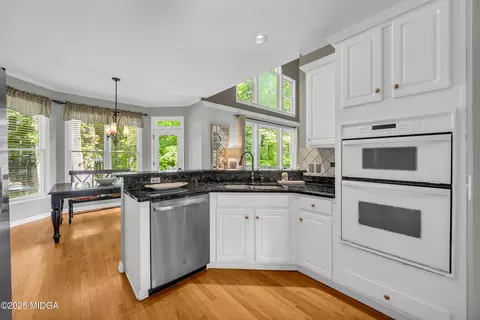 Kitchen - 770 River Cove Dr, Dacula, GA 30019 photo 3 of 4