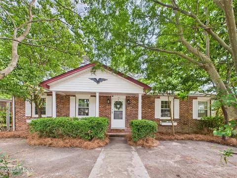 104 Karen Dr, Warner Robins, GA 31088