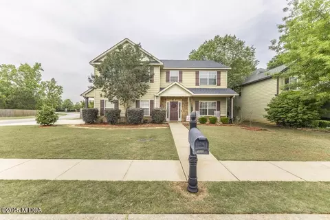 100 Flowing Meadows Dr, Kathleen, GA 31047