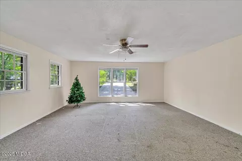 Living - 1114 King Arthur Dr, Macon, GA 31220 photo 4 of 5