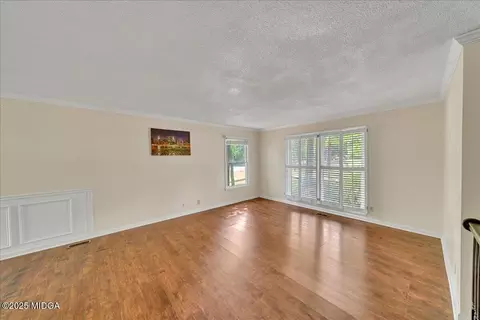 Living - 1114 King Arthur Dr, Macon, GA 31220 photo 1 of 5