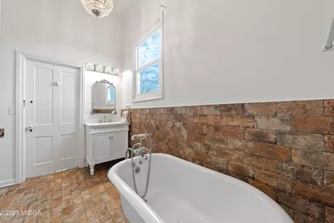Bath - 837 Pope Rd, Roberta, GA 31078 photo 2 of 2