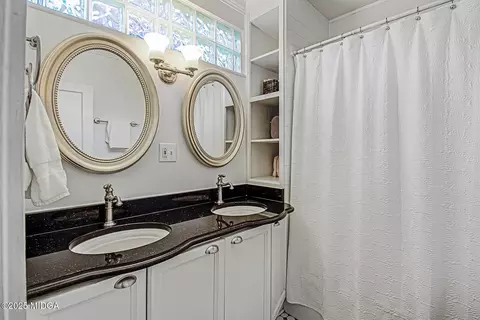 Bath - 261 Calloway Dr, Macon, GA 31204 photo 1 of 3
