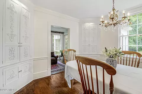 Dining - 261 Calloway Dr, Macon, GA 31204 photo 1 of 2