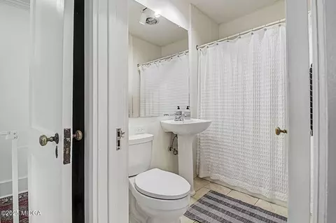 Bath - 261 Calloway Dr, Macon, GA 31204 photo 3 of 3
