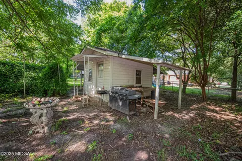 Exterior - 111 Mason Dr, Centerville, GA 31028 photo 2 of 8
