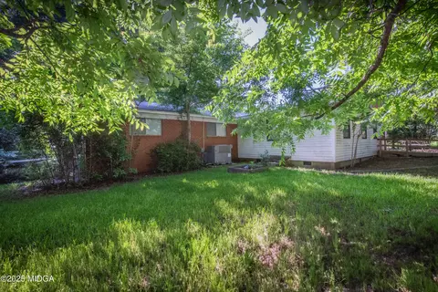 Exterior - 111 Mason Dr, Centerville, GA 31028 photo 4 of 8