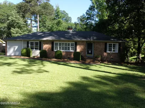1834 Waverland Cir, Macon, GA 31211