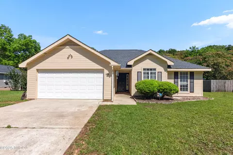 108 Ridge Bend Drive Dr, Centerville, GA 31028