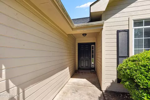 Exterior - 108 Ridge Bend Drive Dr, Centerville, GA 31028 photo 2 of 5