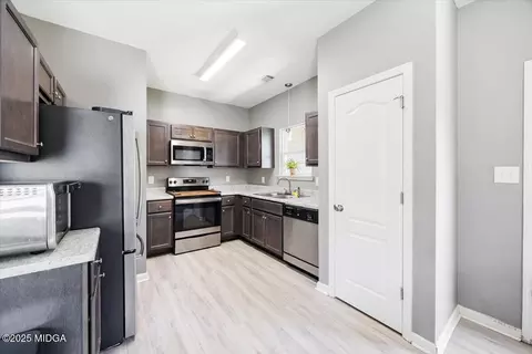 Kitchen - 317 Cypress Dr, Gray, GA 31032 photo 1 of 3