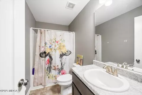 Bath - 317 Cypress Dr, Gray, GA 31032 photo 2 of 2