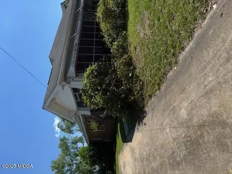 2672 Cherry Ave, Macon, GA 31204