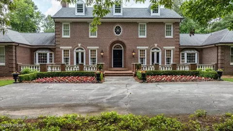 1215 Woodcrest Dr, Macon, GA 31210