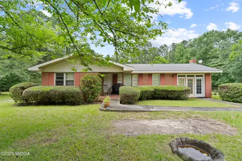114 Pippin Rd, Hillsboro, GA 31038