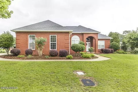 201 Loudon Hill Dr, Warner Robins, GA 31088