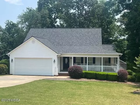 381 Southern Walk Dr, Milledgeville, GA 31061