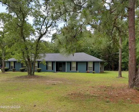 7396 Knoxville Rd, Lizella, GA 31052