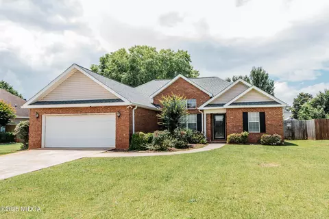 205 Carver Ct, Warner Robins, GA 31088