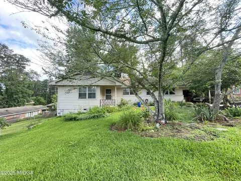 2742 Forest Ridge Dr, Macon, GA 31204