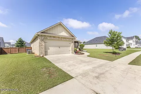 213 Barnyard Way, Perry, GA 31069