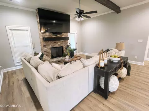 Living - 109 Raspberry Trl, Perry, GA 31069 photo 2 of 5